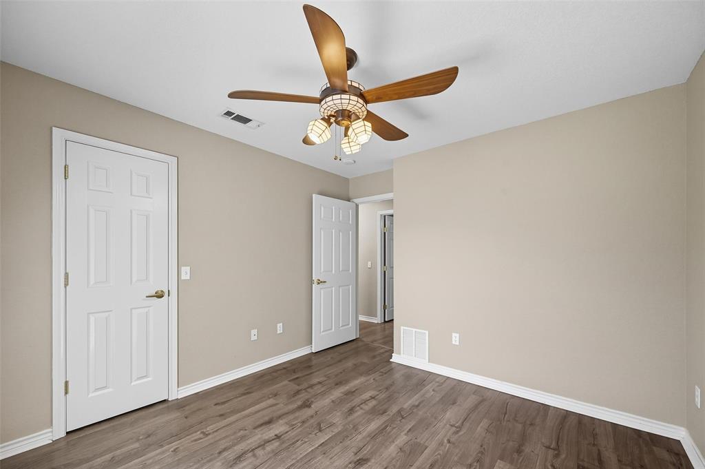 332 Comanche Trail Property Photo 22