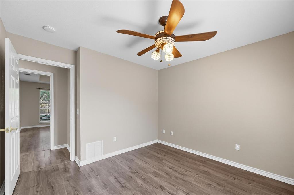332 Comanche Trail Property Photo 23