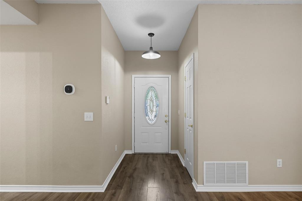 332 Comanche Trail Property Photo 25