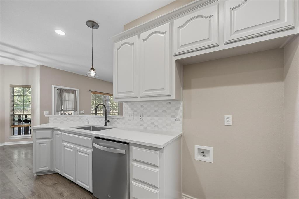 332 Comanche Trail Property Photo 27