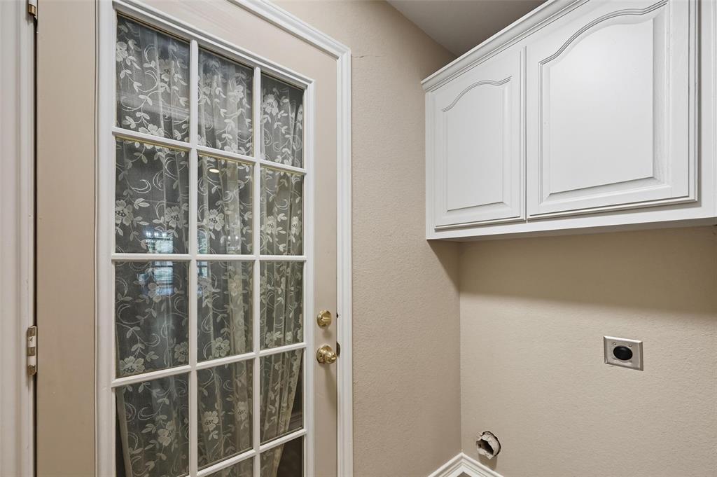332 Comanche Trail Property Photo 31