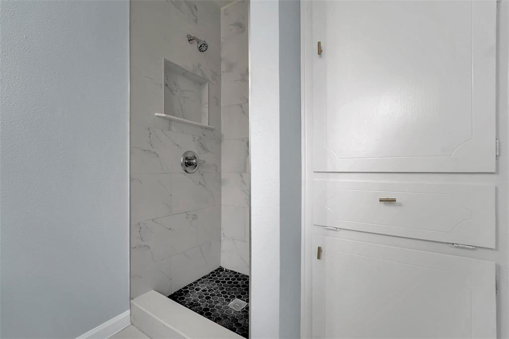 4430 Windsor Drive Property Photo 14