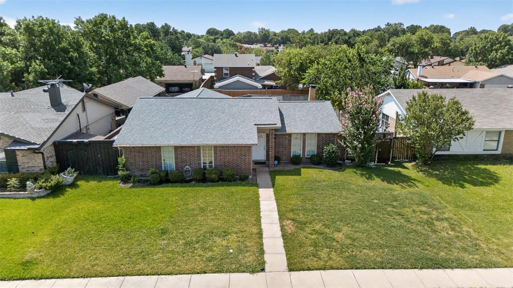 2224 Crockett Drive Property Photo 3