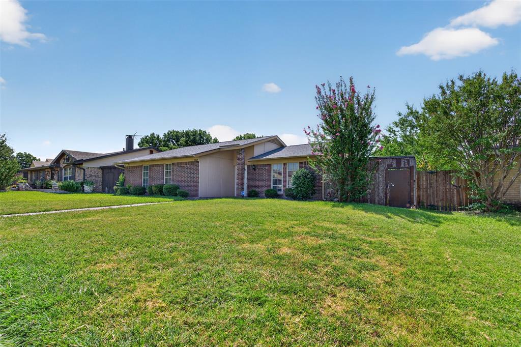 2224 Crockett Drive Property Photo 4