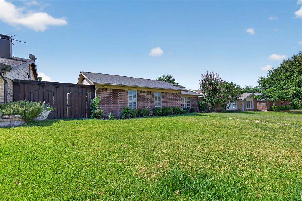 2224 Crockett Drive Property Photo 5