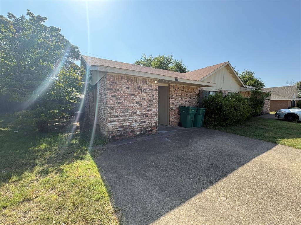 714 Hillcrest Property Photo 2