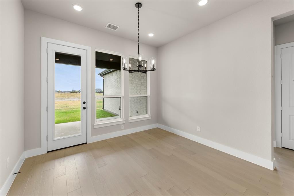 5012 Lynwood Drive Property Photo 13