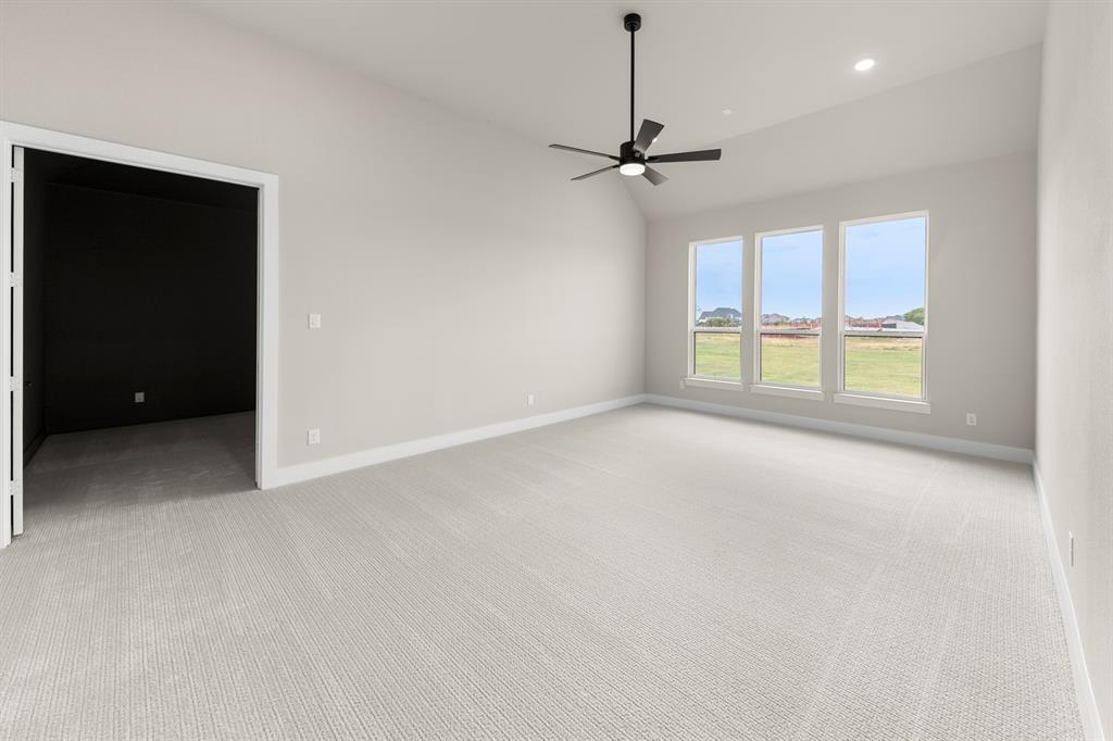 5012 Lynwood Drive Property Photo 22
