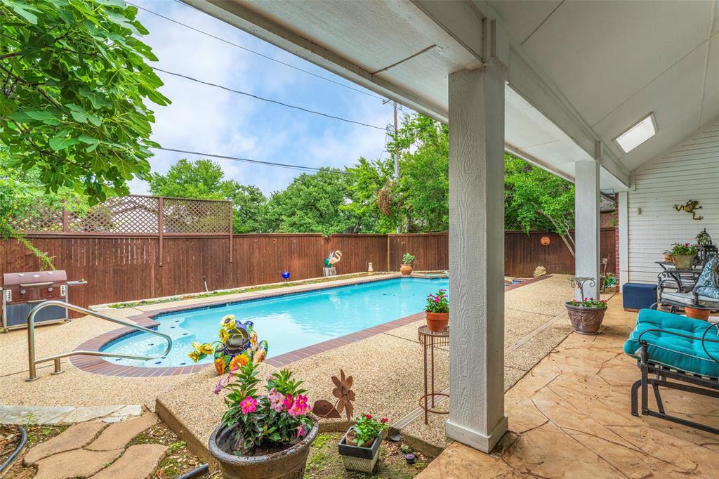6703 Landover Hills Lane Property Photo 1