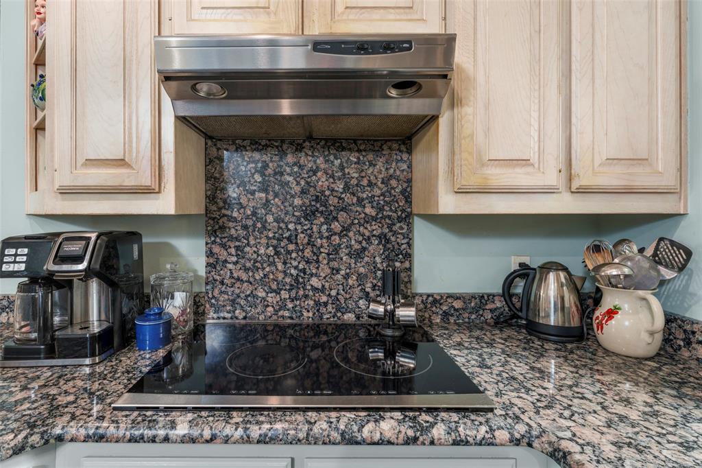 6703 Landover Hills Lane Property Photo 14