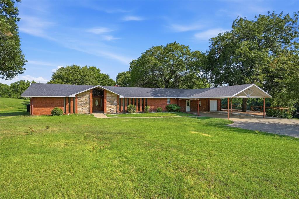 2011 W Houston Street Property Photo 1