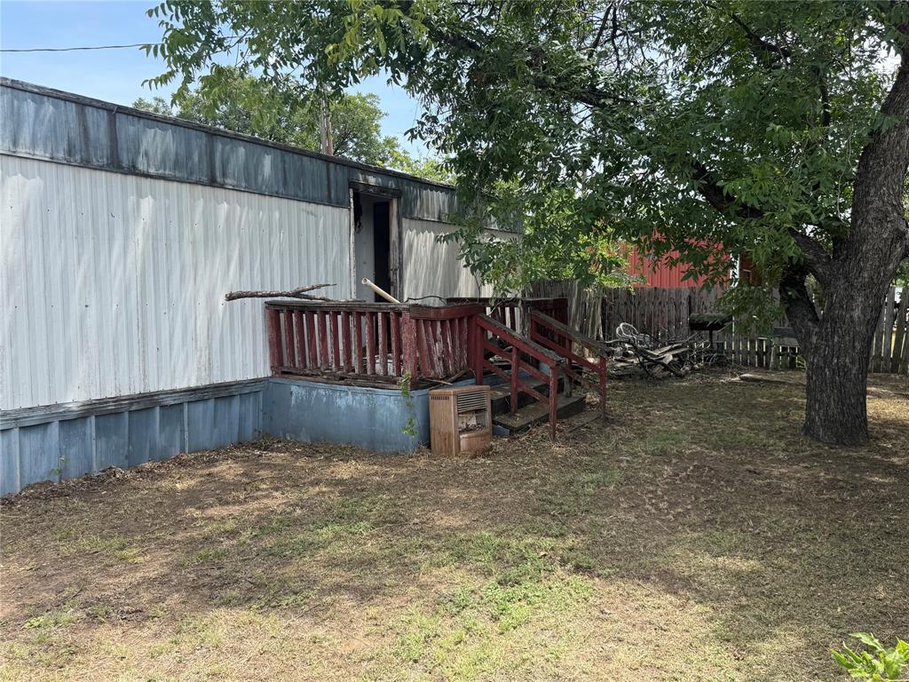 301 S Ave G Property Photo 3