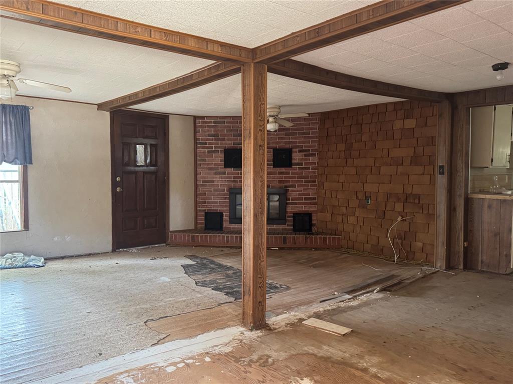 301 S Ave G Property Photo 4