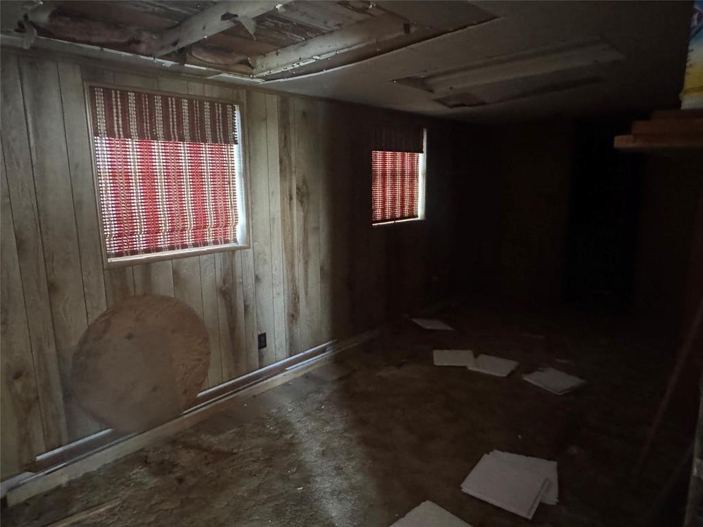301 S Ave G Property Photo 6