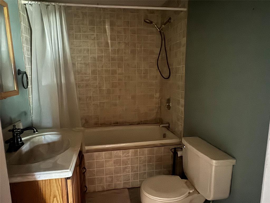 301 S Ave G Property Photo 10