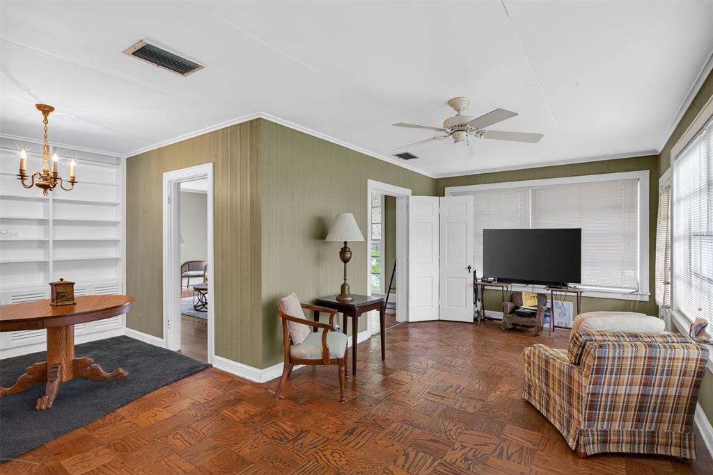 838 Mccormick Street Property Photo 10