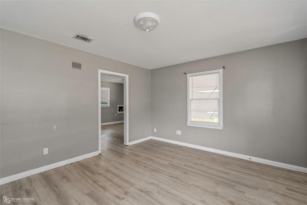 2420 River Street Property Photo 4