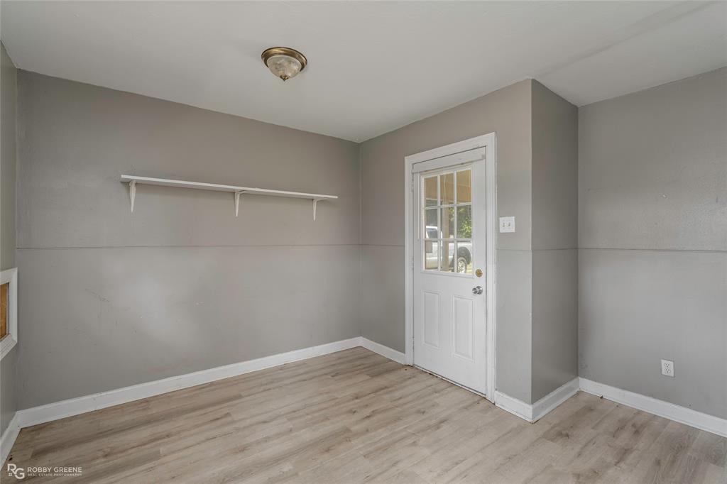 2420 River Street Property Photo 11