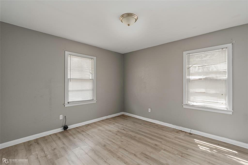 2420 River Street Property Photo 13