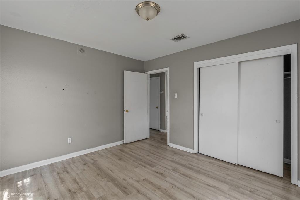 2420 River Street Property Photo 14