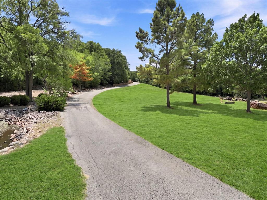 8295 Mountain View Road Property Photo 7