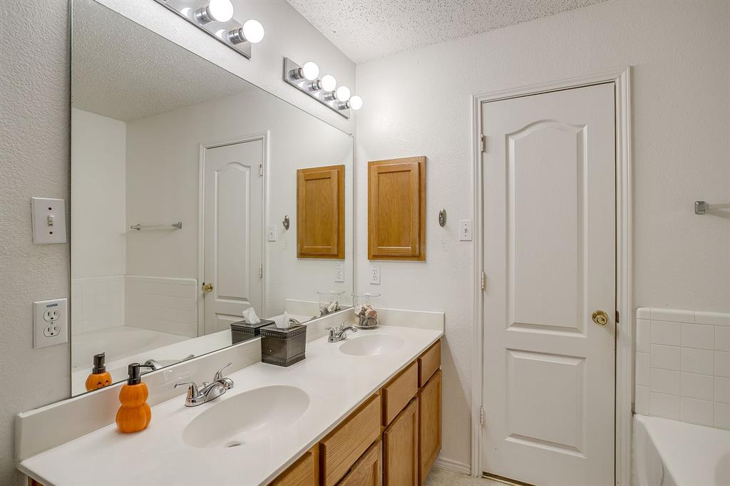 924 Thistle Circle Property Photo 29