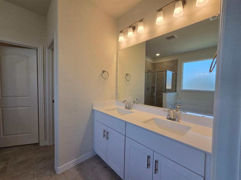 3006 Leopard Lane Property Photo 9
