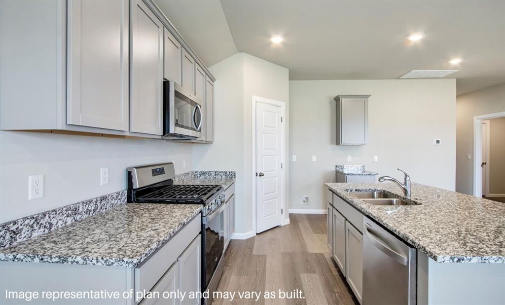 1521 Oak Valley Property Photo 3