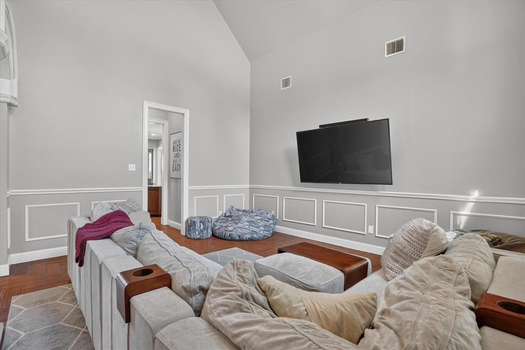 10808 Hawkins Home Boulevard Property Photo 7