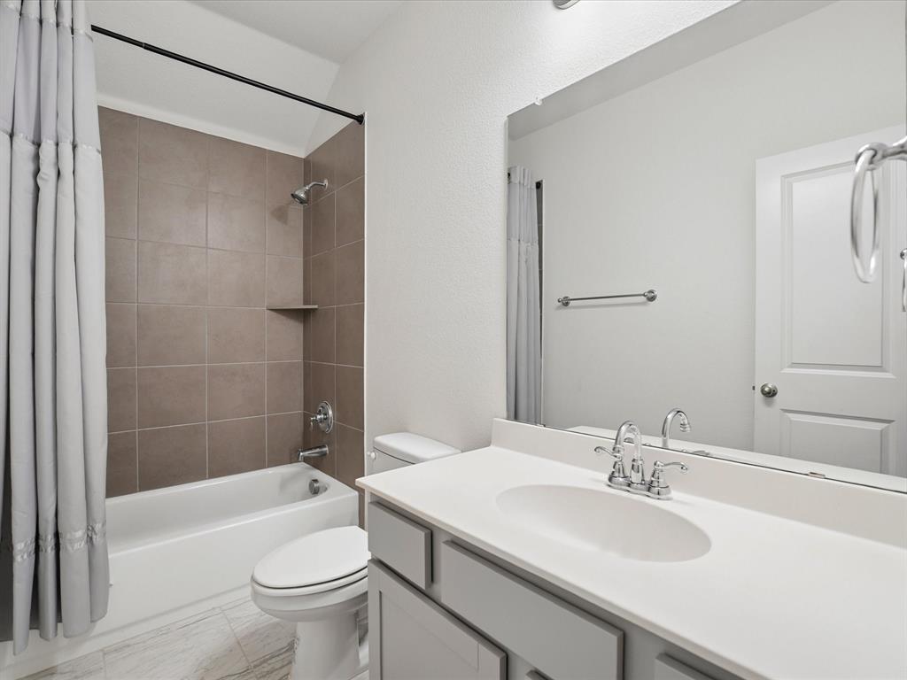 7017 Green Field Street Property Photo 6