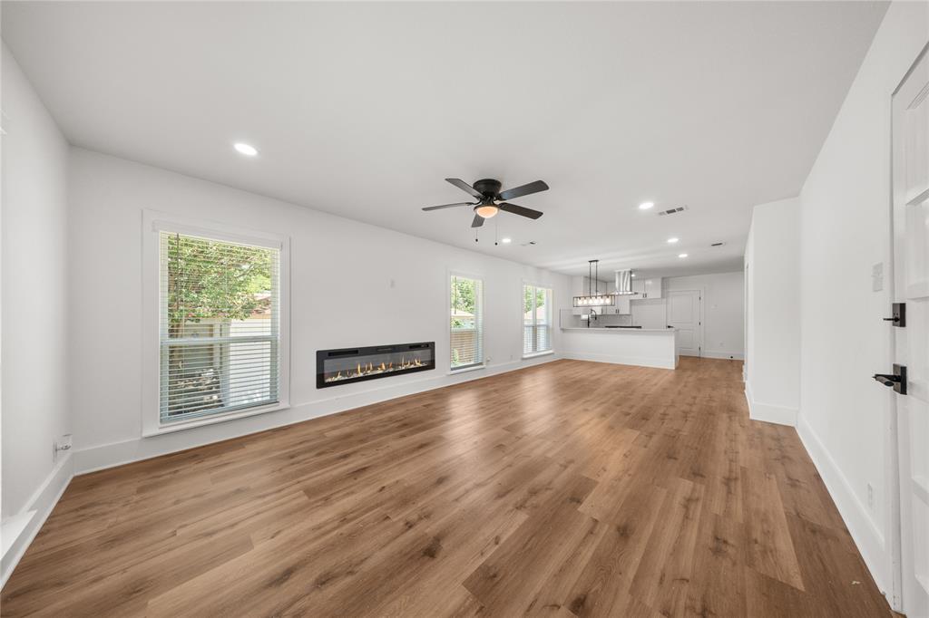 1314 Arborvitae Avenue Property Photo 4