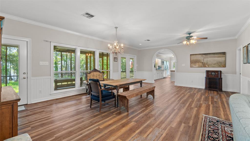 10129 Hudson Road Property Photo 8
