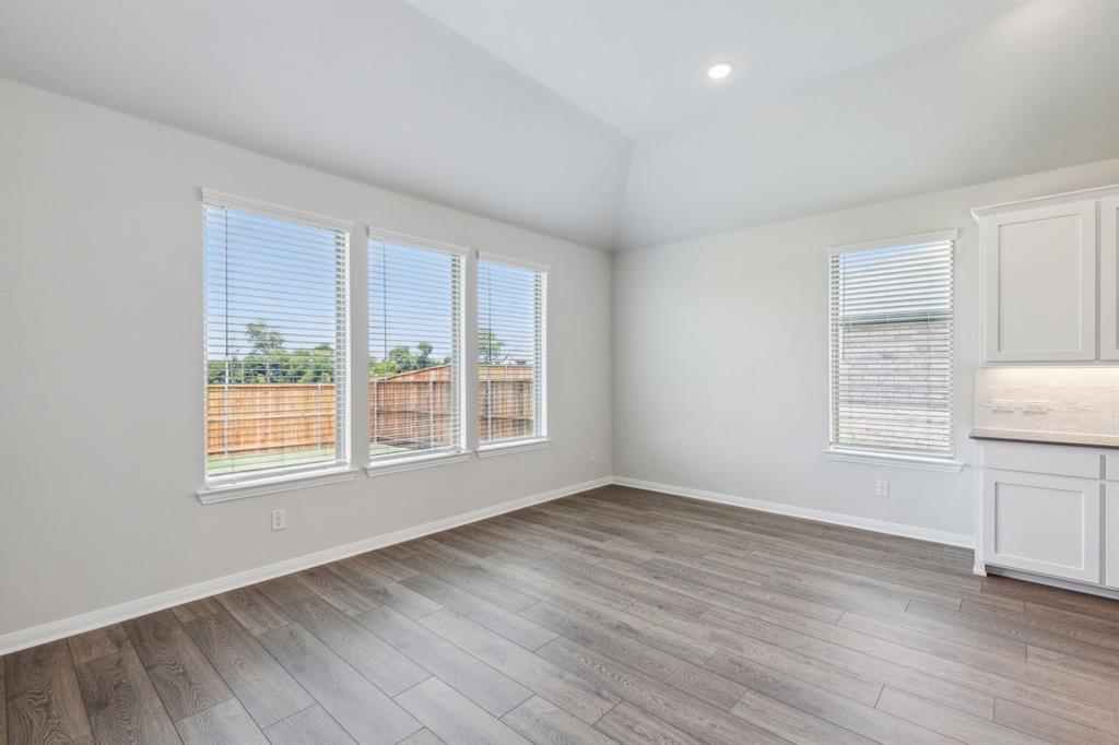 724 Metallic Tree Lane Property Photo 14