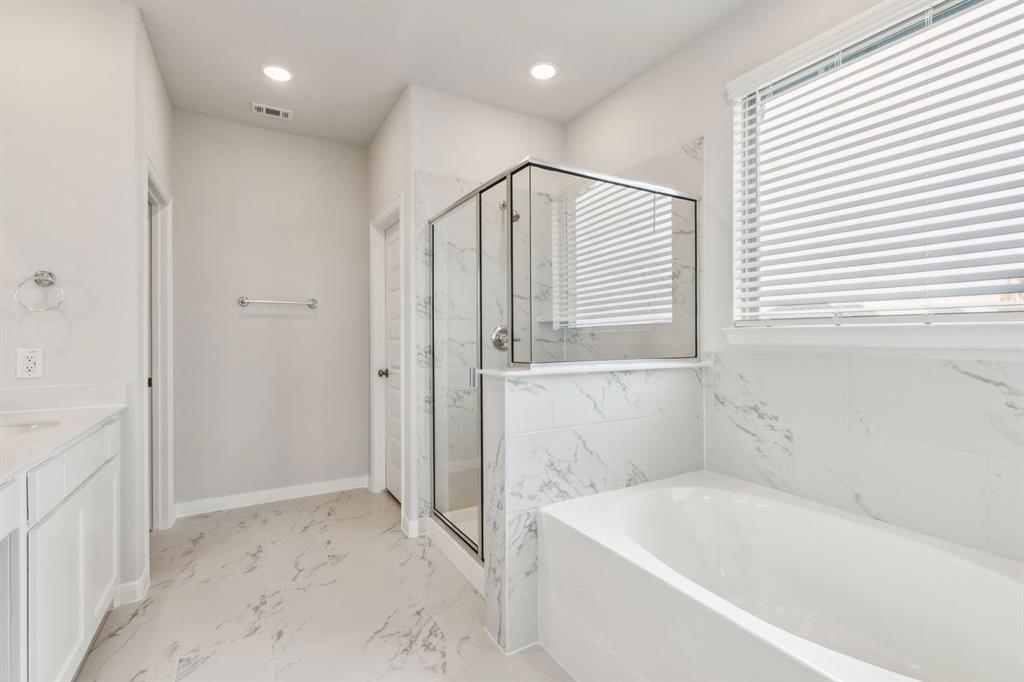 724 Metallic Tree Lane Property Photo 18