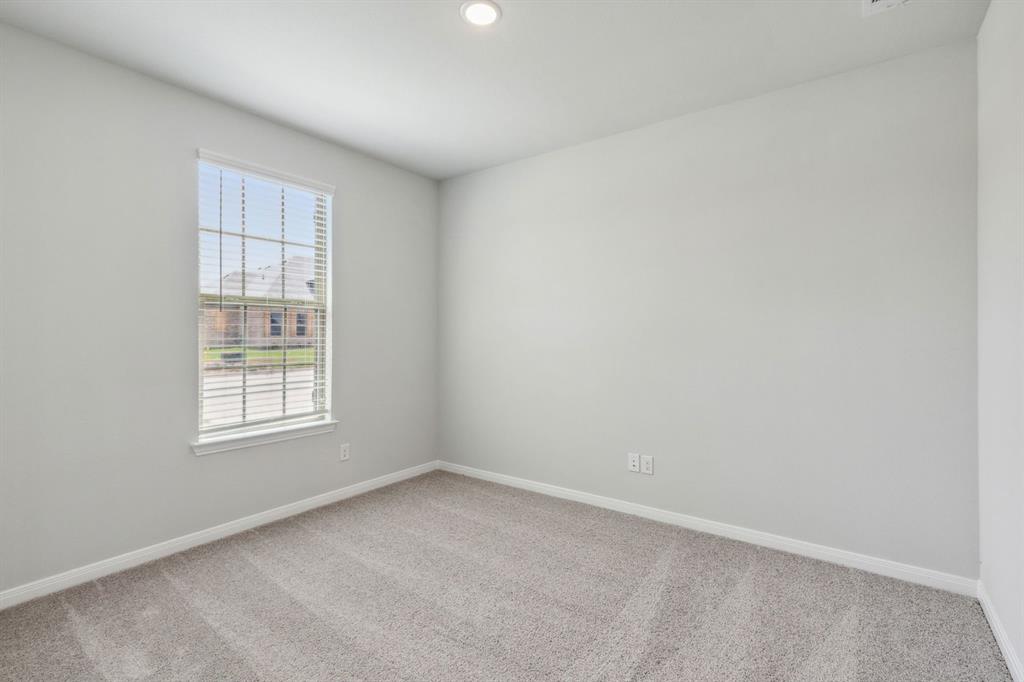 724 Metallic Tree Lane Property Photo 21
