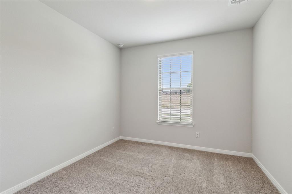 724 Metallic Tree Lane Property Photo 22