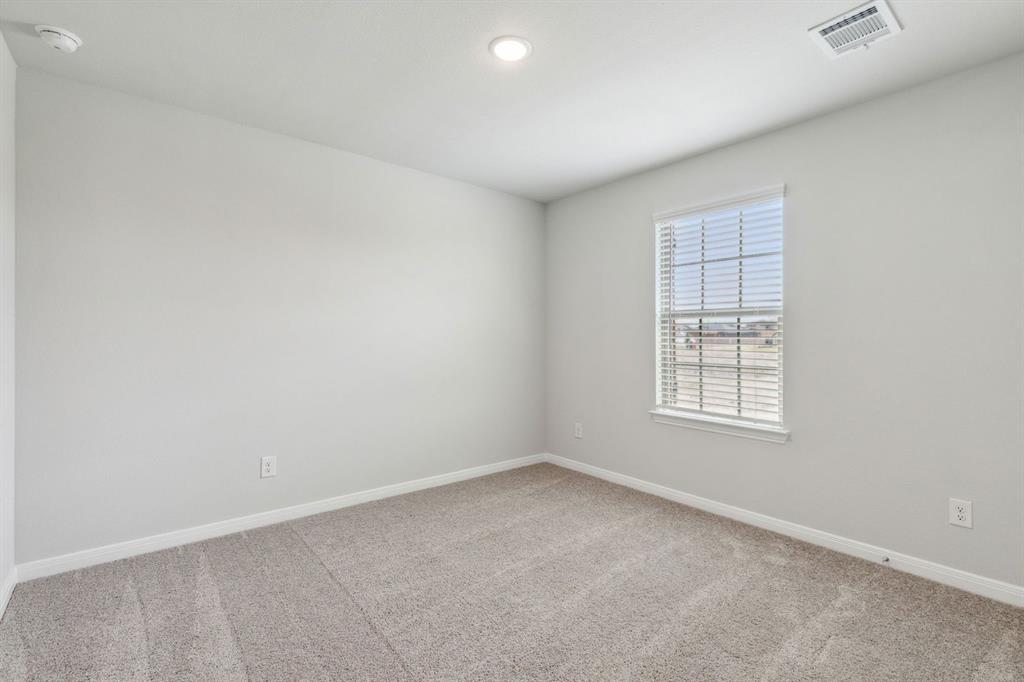 724 Metallic Tree Lane Property Photo 26