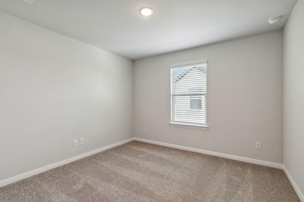 724 Metallic Tree Lane Property Photo 27