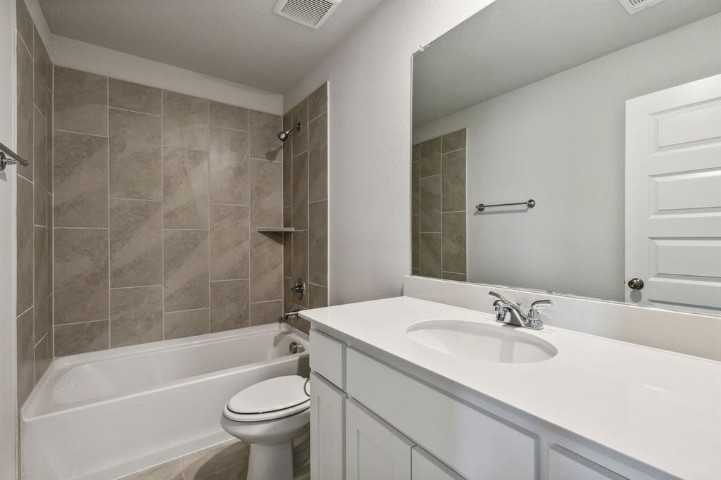 724 Metallic Tree Lane Property Photo 28