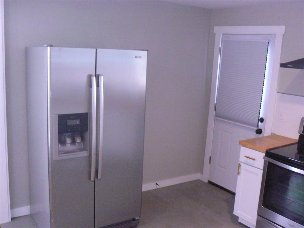5728 Curzon Avenue Property Photo 4