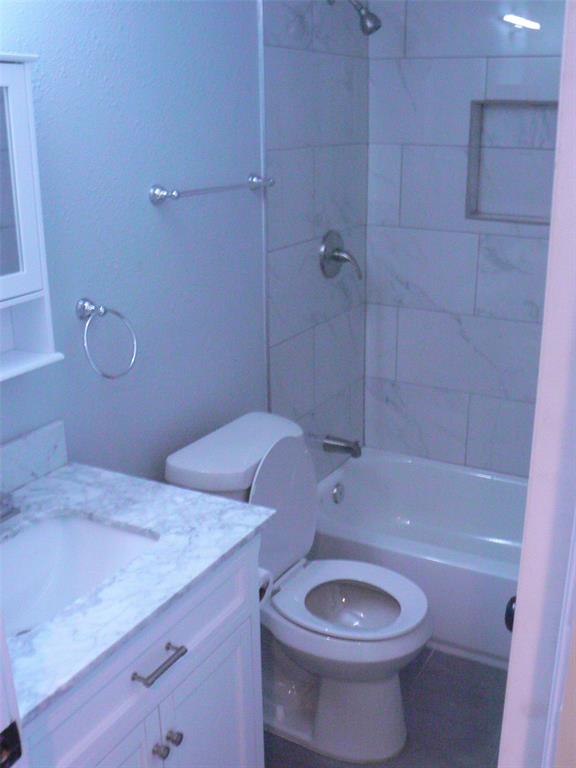 5728 Curzon Avenue Property Photo 6