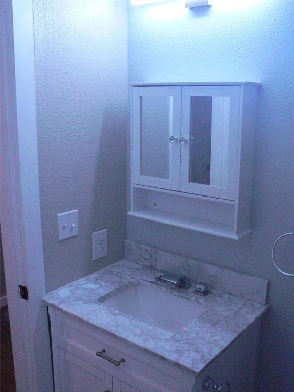 5728 Curzon Avenue Property Photo 7