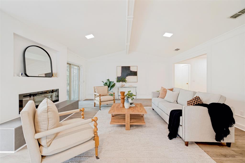 5012 Hatherly Drive Property Photo 1