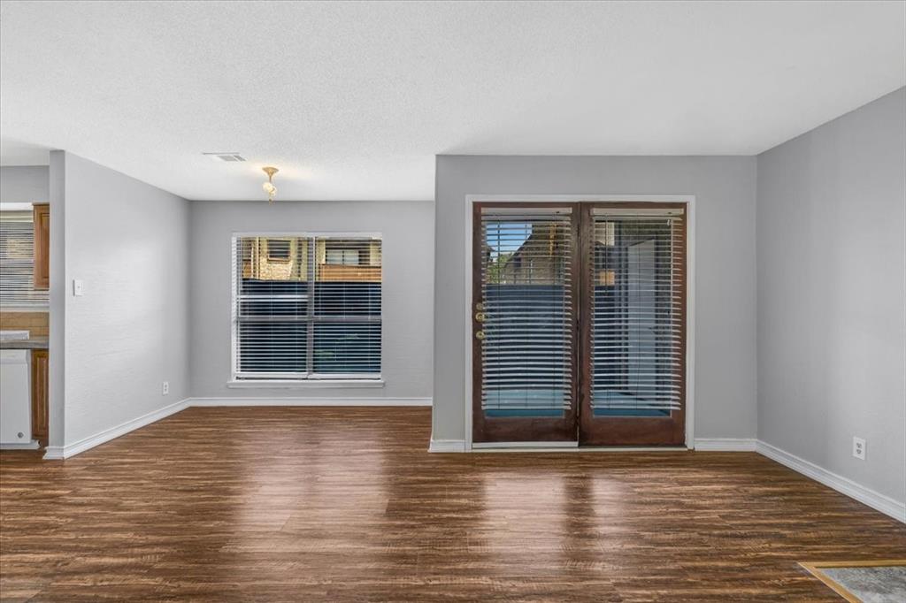 1908 Cloisters Drive 511 Property Photo 6