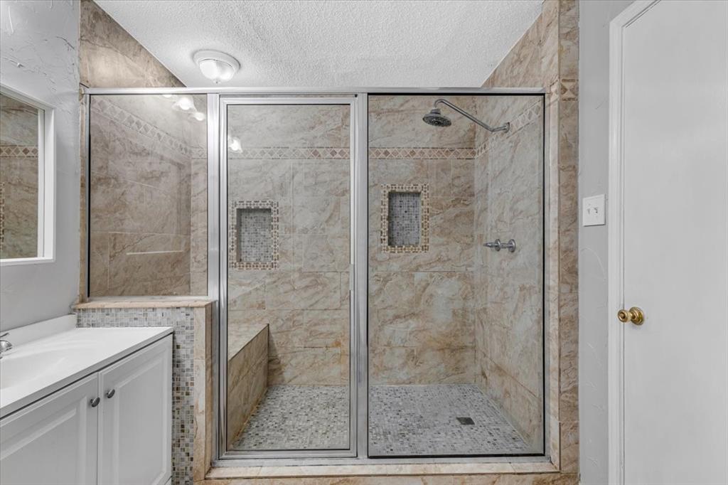 1908 Cloisters Drive 511 Property Photo 21