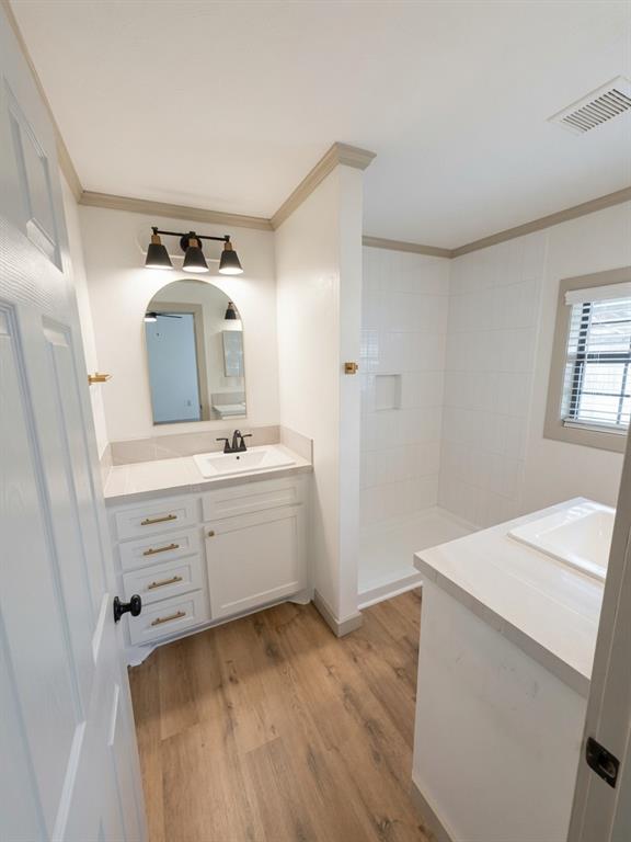 3200 Hollywood Avenue Property Photo 17