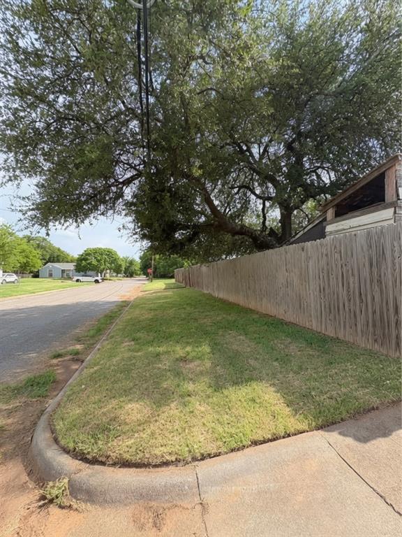 3200 Hollywood Avenue Property Photo 31
