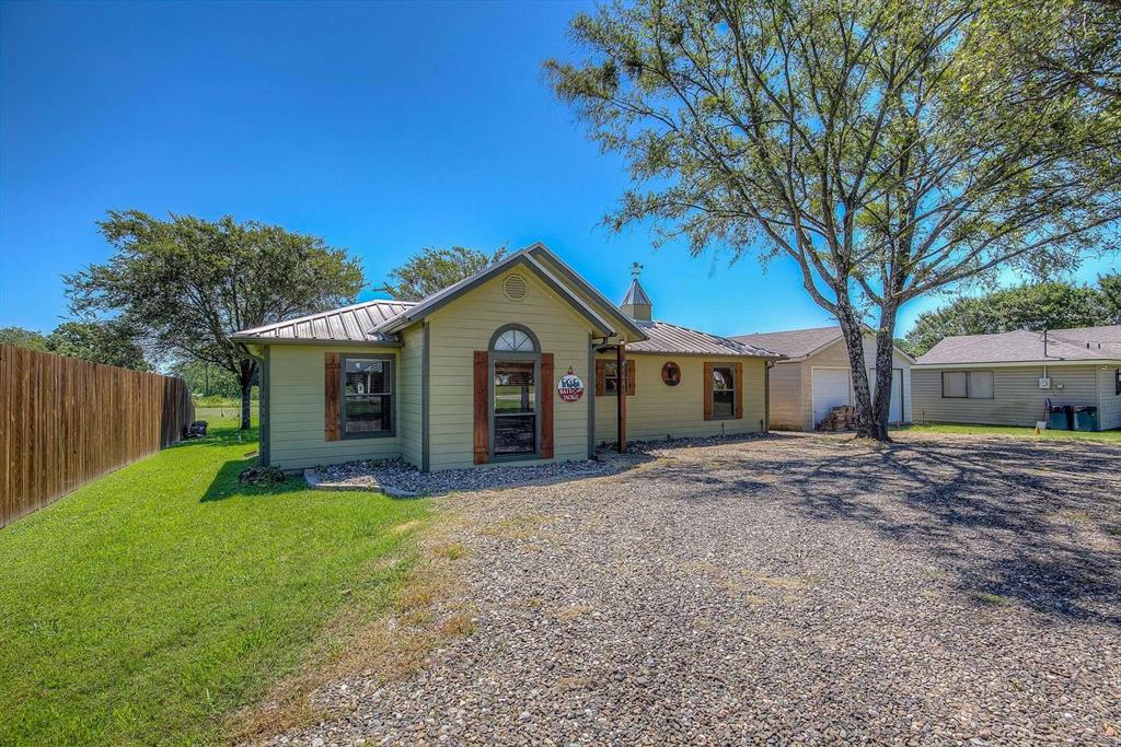 166 County Road 1559 Property Photo 1
