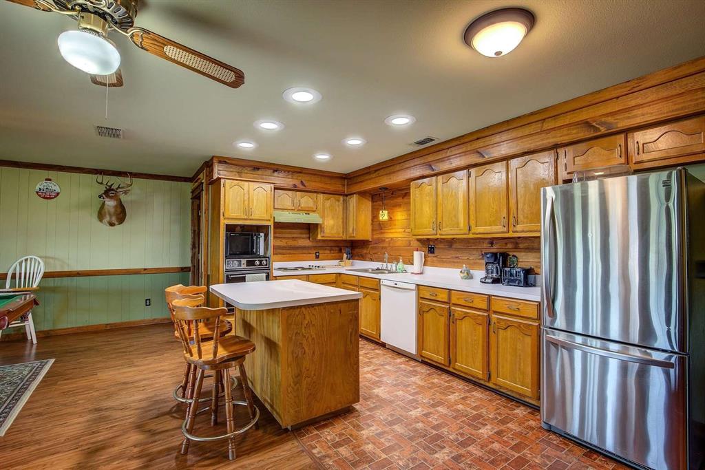 166 County Road 1559 Property Photo 12