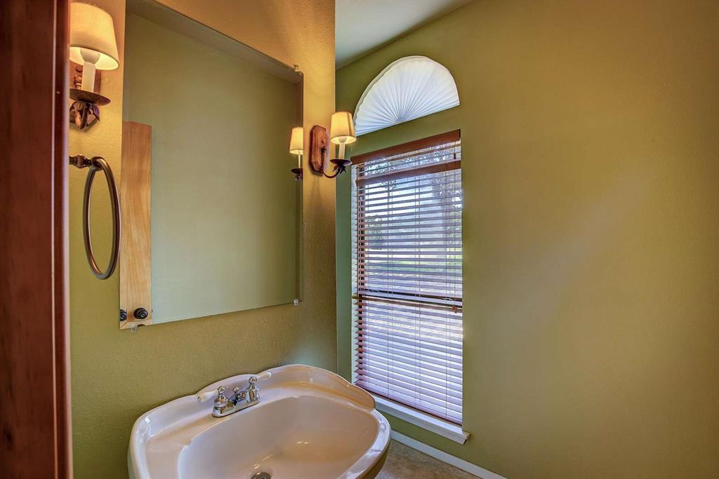 166 County Road 1559 Property Photo 21